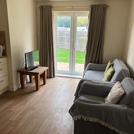 Ybc Court, Aldershot Daire Dış mekan fotoğraf